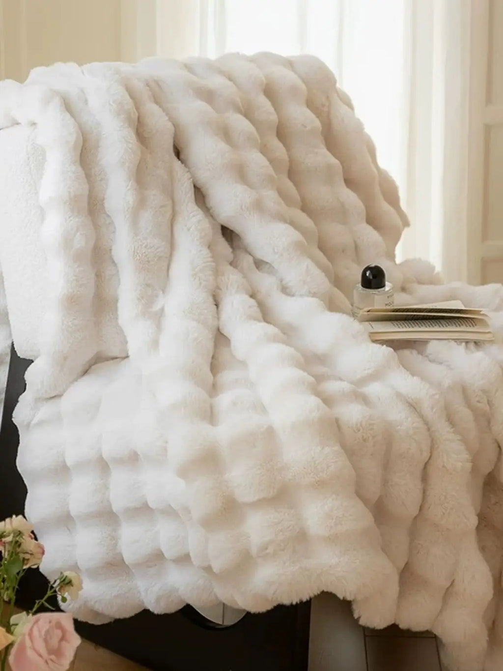 Cozy Faux Rabbit Fleece Blanket - Soft Warm Throw for Bedroom