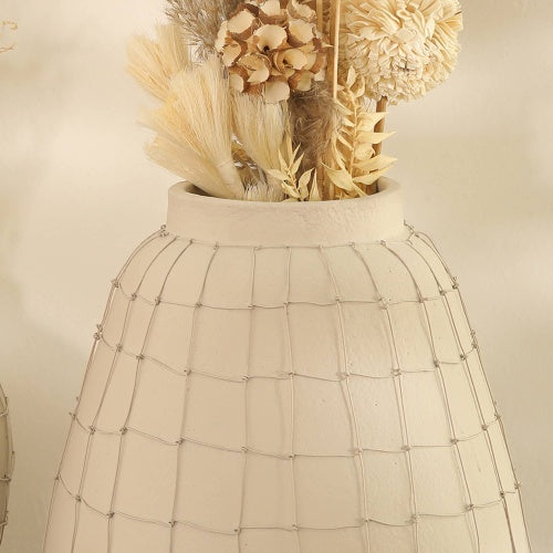 Jarrón de Greda Artesanal con Diseño de Alambre - Colección HTrend
